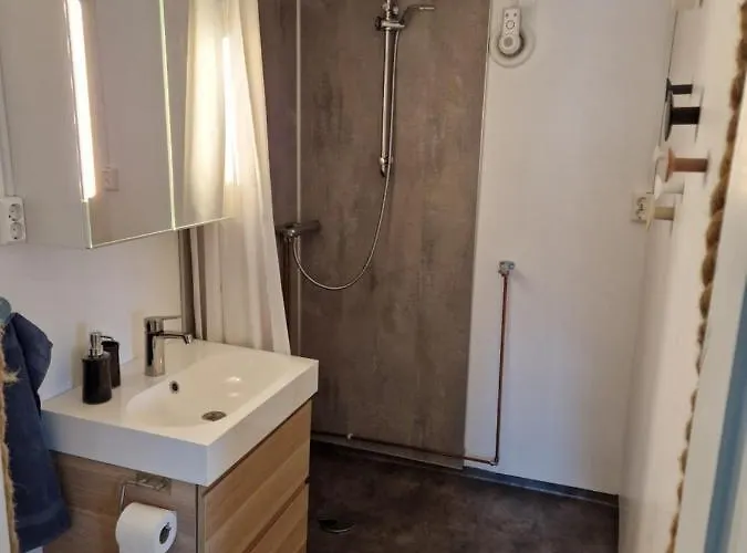 Casa de Férias Roligheten In *